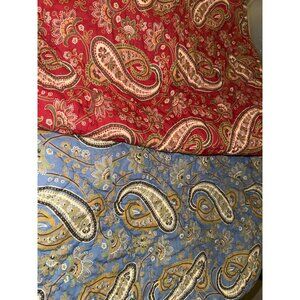 Pottery Barn Red Reverses to Blue Paisley Quilted Standard Pillow Shams 21"x 26"